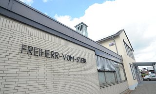 Die frühere Realschule Rahden könnte zum Ausweich-Quartier für die Kinder aus der Kita "Sonnenstrahl" werden. Die Kita muss nach einem Brand saniert werden. - Joern Spreen-Ledebur