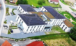 In dem nagelneuen Pflegeheim „Hilden-Residenz“ wohnen aktuell 55 Senioren. Der Start nach der Übernahme vor einem halben Jahr ging nicht reibungslos, doch läuft’s jetzt zunehmend besser. - Gerald Dunkel