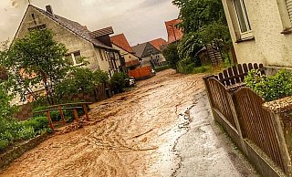 Erkeln wird immer wieder von Schlammfluten heimgesucht. Den Hochwasserschutz hat die Stadt auf der Agenda. - Feuerwehr Brakel