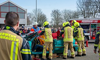 Ein Highlight der Veranstaltung war der simulierte Autounfall mit Feuerwehr, Rettungsdienst und Hundestaffel. - Jona Steffmann