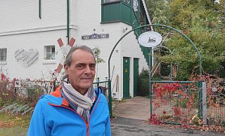 Michael Süßmilch, Betreiber des Cafés Stellwerk in Höxter, zieht eine durchwachsene LGS-Bilanz. - Svenja Ludwig