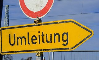 Der Verkehr wird umgeleitet. - Pixabay/Symbolbild