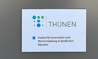 Der Bundesadler war in Höxter am Marktplatz gelandet, wo das Thünen-Institut seinen Sitz haben sollte. - Ralf Mischer