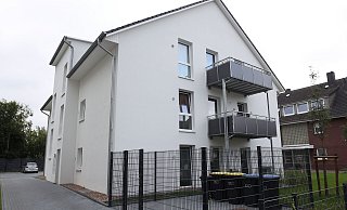 Die Aktenlage bei der SGH zu dem 2020 als Ersatz für ein abgebranntes Haus an gleicher Stelle errichteten Neubau in der Memeler Straße 12 beschreiben die Gutachter von Deloitte als "unvollständig und intransparent". - Jörg Stuke