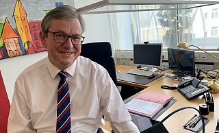 Paderborns Bürgermeister Michael Dreier sucht auch auf Facebook und Instagram wieder den Kontakt zu den Menschen. - Jens Reddeker