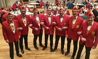 Der Vorstand mit Peter Josephs (v.l.), Lars Rodewald, Johannes Westerhorstmann, Ralf Brüggenthies, Peter Hartmann, Markus Berhorn und Georg Voss war bei der Sessions-Eröffnung noch guter Dinge. - Regina Brucksch