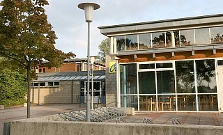 Auf dem Schulgelände der Gesamtschule Friedenstal versprühten Unbekannte eine übelriechende Substanz. - Frank-Michael Kiel-Steinkamp