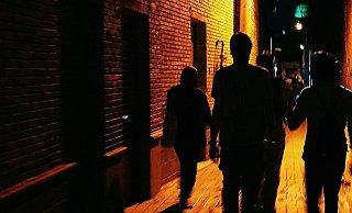 Die Polizei fahndet nach brutalen Räubern. - Symbolfoto: unsplash