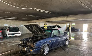 Das Golf 1 Cabrio wurde durch das Feuer schwer beschädigt. - Thorsten Heß