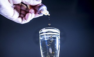 Dem Opfer soll eine giftige Substanz in ein Getränk gemischt worden sein. - Pixabay