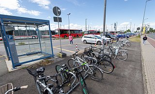 In diesem Bereich soll das Parkhaus für Autos und Fahrräder, ein künftiger Blickfang an der Bahnhofstraße, entstehen. - Niklas Tüns