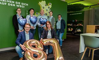 Das Team der Bad Driburger Touristik GmbH freut sich auf die Welcome-Woche. Mit dabei sind Daniel Winkler (Geschäftsführung, vorne v. l.), Sandra Heinemann, (hinten, v. l.) Romana Papenkordt, Katja Busch, Maik Kulgemeyer, Simone Fiene und Stefanie Malenke. - Daniel Winkler