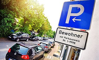 Viel Platz geht in der Bielefelder Innenstadt fürs Parken drauf. Der Raum soll in Zukunft besser genutzt, der Verkehr reduziert werden. Jetzt sind die Bürger gefragt. - BARBARA FRANKE