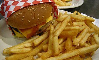 In einer Doku wurden teils skandalöse Zustände bei Fast-Food-Ketten aufgedeckt. - Symbolbild: Pixabay