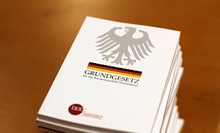 Das Grundgesetz wird in diesem Jahr 75. - Symbolfoto: Pixabay Das Grundgesetz wird in diesem Jahr 75. - Symbolfoto: Pixabay