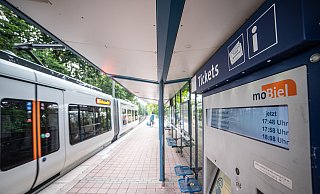 Neue Preise am Ticketautomaten und in der App. Mobiel hat die Preise für Fahrten mit Bus und Bahn erhöht. - Felix Brenneke