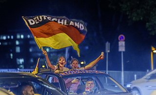 Die Polizei Herford rechnet mit Autokorsos im Umfeld von Public Viewing Veranstaltungen. - Andreas Arnold