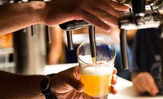 Für Stimmung auf dem Fest sorgt DJ Lago. - (Symbolbild): Pixabay