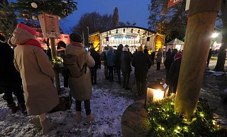 Musik gibt es auf der Winterbühne und an gastronomischen Ständen. Für alles müssen Gebühren an die GEMA gezahlt werden. Weil die Kosten für eine Gesamtbeschallung zu hoch wären, hat die Werbegemeinschaft davon Abstand genommen. - Sven Koch