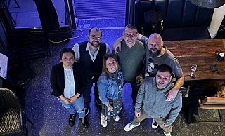 Saowanee Nimsuwan (v.l., "Giin Giin"), Kathrin Dudding und Max Strässer ("Edelweiss"), Mirco Thiele ("Law&Order"), und Rafael Kucharski und Beka Badurashvili ("elf84") während der Dreharbeiten. - Kabel Eins