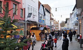 Lübbecker Innenstadt am verkaufsoffenen Sonntag Anfang Dezember 2021. Wichtige Umsätze seien weggebrochen. - Michael Grundmeier