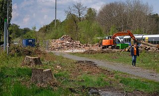Das Grundstück entlang der Sennebahn wird aktuell für die Neubauten vorbereitet. - Susanne Lahr