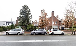 Auf diesem Parkplatz in Hengelo wurde das Auto von Jörg Döhnert gefunden. Laut Anwohnern soll das Fahrzeug dort über Wochen gestanden haben. - WWW.RIKKERTHARINK.NL