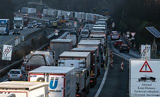 Der ADAC Nordrhein geht davon aus, dass im November der Straßenverkehr zunehmen wird, weil bei schlechtem Wetter erfahrungsgemäß das Auto stärker genutzt werde. - Bernd Thissen