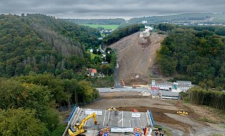 Die Talbrücke „Rahmede“ zwischen den Anschlussstellen Lüdenscheid-Nord und Lüdenscheid bleibt bis zu ihrem Ersatzneubau gesperrt. - Dieter Menne