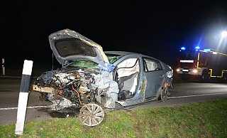 Dieser Hyundai eines 38-jährigen Herforders ist völlig zerstört. Alle Airbags haben ausgelöst. - Polizei Herford