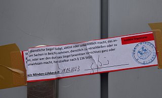 Das amtliche Siegel verwehrt den Zutritt in die Eisdiele. - Oliver Plöger