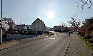 Die Gartenstraße soll saniert werden, vor allem der Bereich der Einmündungen soll sich dadurch verkehrstechnisch verbessern. - Michaela Bast