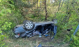 Bei einem Verkehrsunfall auf der Autobahn 2 ist ein Mensch getötet worden, vier weitere Menschen wurden schwer verletzt. - dpa