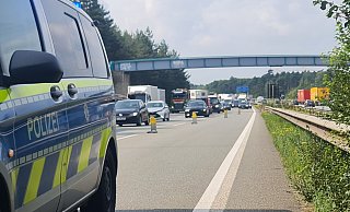 Durch den Auffahrunfall bildete sich auf der A2 ein langer Stau. - Andreas Eickhoff