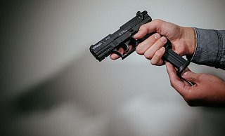 Im November 2018 hatte der Bünder bereits eine Schreckschusswaffe abgefeuert. - Verwendung weltweit