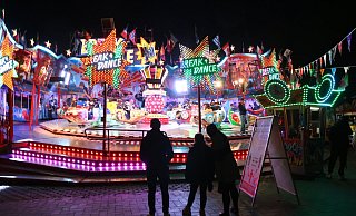 Die Besucher des Michaelisparks in Gütersloh kommen erneut nur über einen zentralen Zugang auf den Platz. - Robert Becker