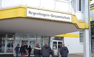Aufregung kurz vor den Weihnachtsferien an der Gesamtschule in Spenge. - Mareike Patock