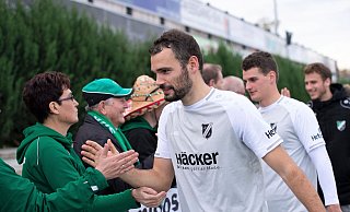 Verabschiedet, aber bald wieder im Kreis der SVR-Fans: Torjäger Simon Engelmann. - Noah Wedel