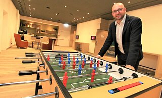 Anlässlich der Fußball-EM erwartet Thomas Bausch, Hoteldirektor und General Manager im Intercityhotel Paderborn, bis zu 70 Medienvertreter. - Rajkumar Mukherjee