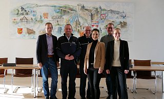 Citymanager Heiko Appelbaum (v. l.), die Polizeihauptkommissare Hubertus Kuhaupt und Michael Schütte, Basak Vorbohle (Violas Gewürze), Claus Josephs (Leiter des Ordnungsamtes) und Astrid Hunstig haben die Entwicklung der Innenstadt-Themen im Blick. - Astrid Hunstig