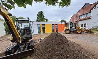 An der Grundschule Dünne werden letzte Arbeiten an der neuen Mensa vorgenommen. - Peter Heidbrink