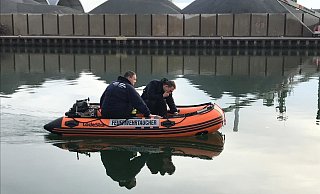 Die Tauchgruppe der Feuerwehr Petershagen ist zwar alarmiert worden, musste aber letztlich nicht mehr aktiv werden. Archivfoto: - Patrick Schwemling