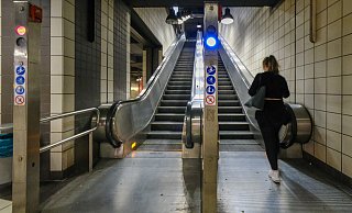 Starten werden die Arbeiten am kommenden Montag an beiden Rolltreppen auf Gleis vier der Haltestelle Hauptbahnhof. Foto: Andreas Zobe - Andreas Zobe