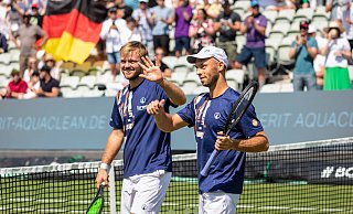 Kevin Krawietz (l.) und Tim Pütz wollen beim Rasenturnier in Halle ihren ersten gemeinsamen ATP-Titel feiern. - IMAGO/Beautiful Sports