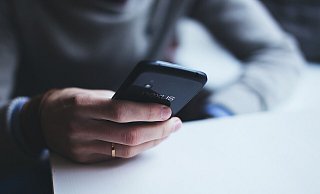 Zwei Angeklagte vor dem Paderborner Landgericht sollen vermeintliche Pädophile in eine Falle gelockt und beraubt haben. (Symbolbild) - Pixabay/Pexels