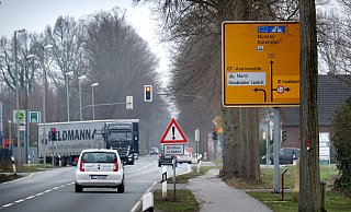 Direkt nach Ostern wird die Bundesstraße 61 zwischen Bielefeld und Gütersloh gesperrt. Die Kreuzung B61/Osnabrücker Landstraße (Foto) muss saniert werden. Der Verkehr wird umgeleitet. - Andreas Frücht