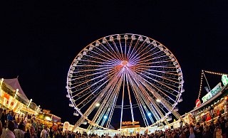 Das Riesenrad ist das Wahrzeichen des Blasheimer Marktes und meilenweit zu sehen. - Archivfoto Oliver Krato