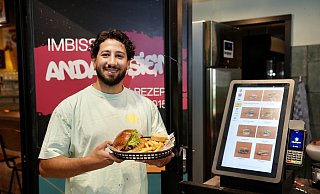 Yassine Zerroukh eröffnet neue Filliale im Harms-Markt - Peter Unger Yassine Zerroukh eröffnet neue Filliale im Harms-Markt - Peter Unger