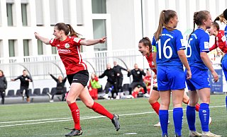 Hedda Wahle feiert das erlösende 1:0 für den FSV Gütersloh gegen Turbine Potsdam II. - Jens Dünhölter