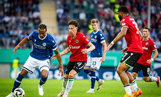 "Die letzten zehn Prozent kommen über Spielpraxis": Hat Noah Sarenren Bazee (l.) womöglich Chancen auf die Startelf? - Sarah Jonek Fotografie